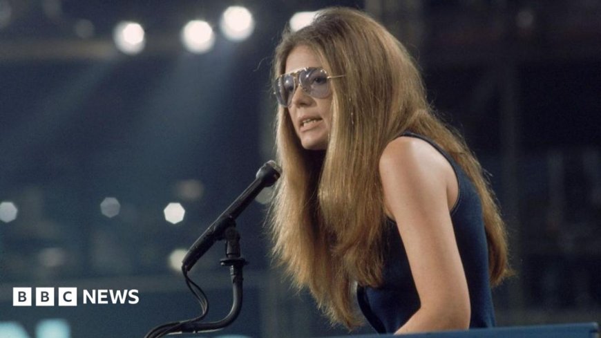 Feminist activist and journalist Gloria Steinem dies, aged 92