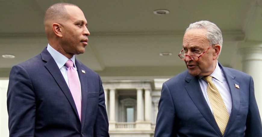 Democrats Panic as Republicans Take Lead in Key Midterm Indicator