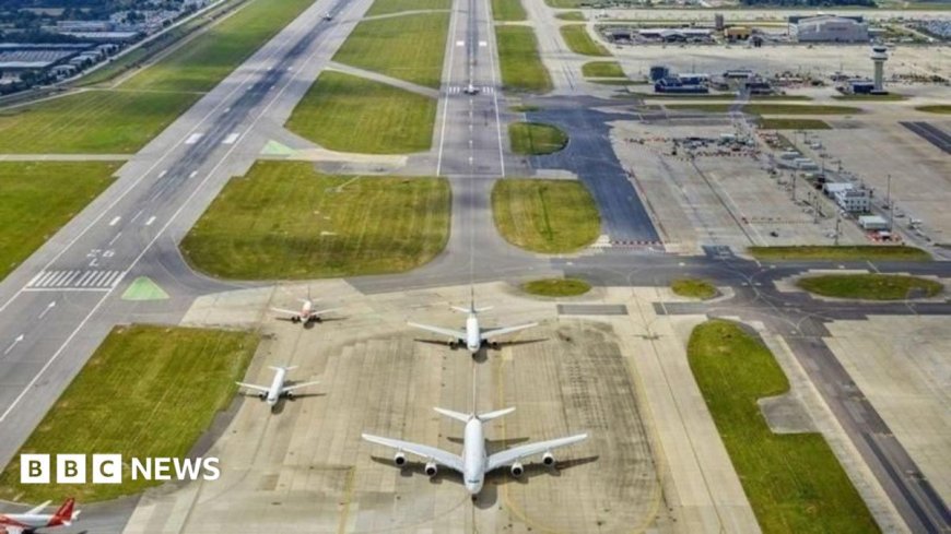 Planes grounded at Gatwick after aircraft stuck on runway