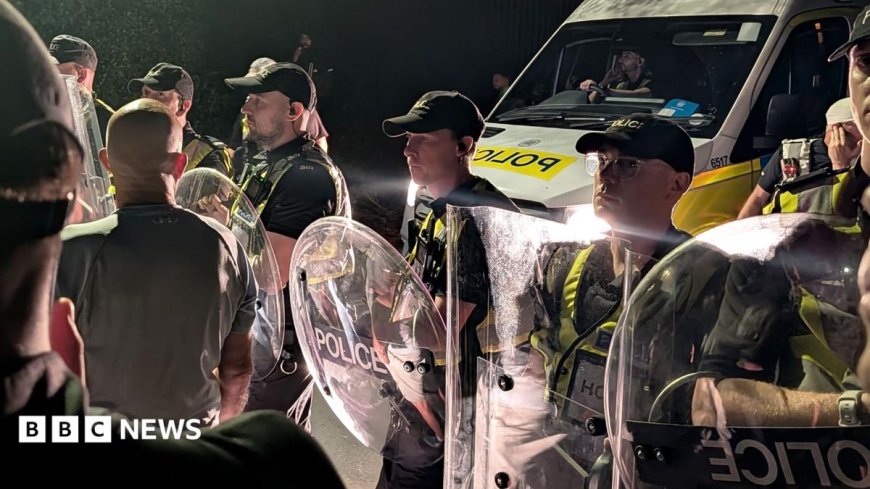 Protesters block roads in Portsmouth after 140 migrants arrive in boat