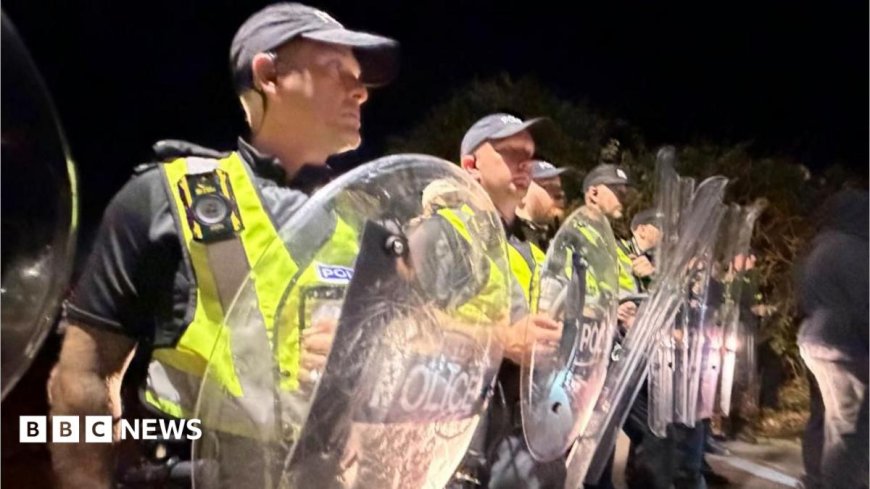 How anti-migrant boat protests were organised and who is behind them
