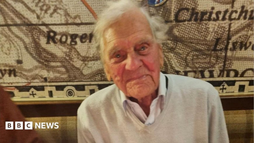 Man, 102, with dementia died after being pushed in pub, inquest told