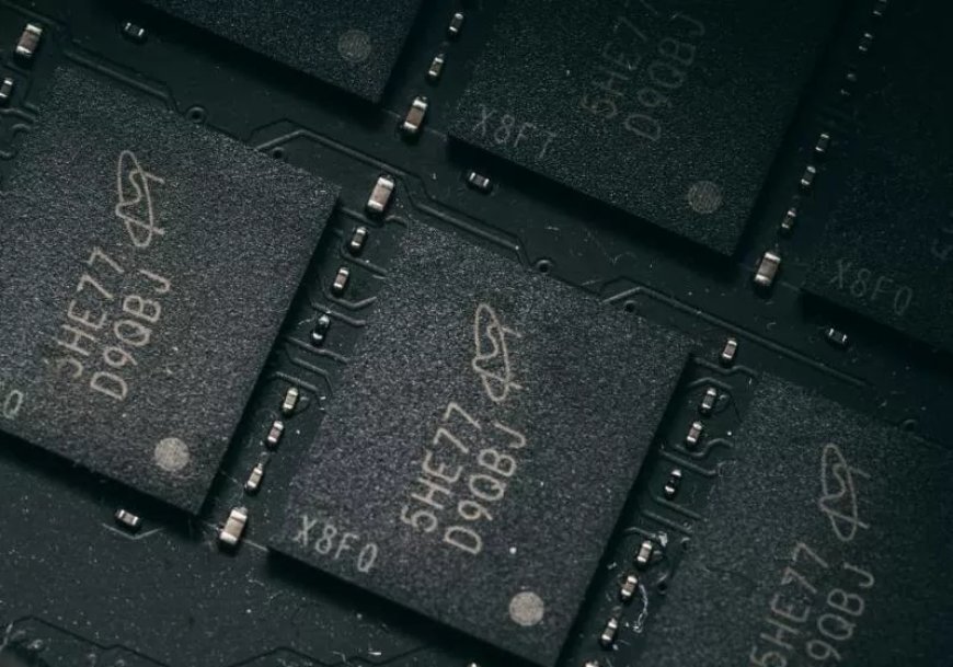 Apple is reportedly exploring a Chinese memory supplier, and it's politically loaded