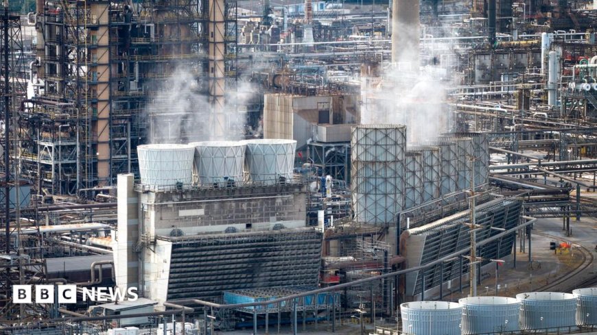 Oil hits $100 a barrel for first time since July after US and Houthi strikes