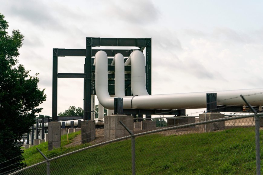 Enbridge makes US$2.55B acquisition of pipeline, storage systems in U.S. midwest