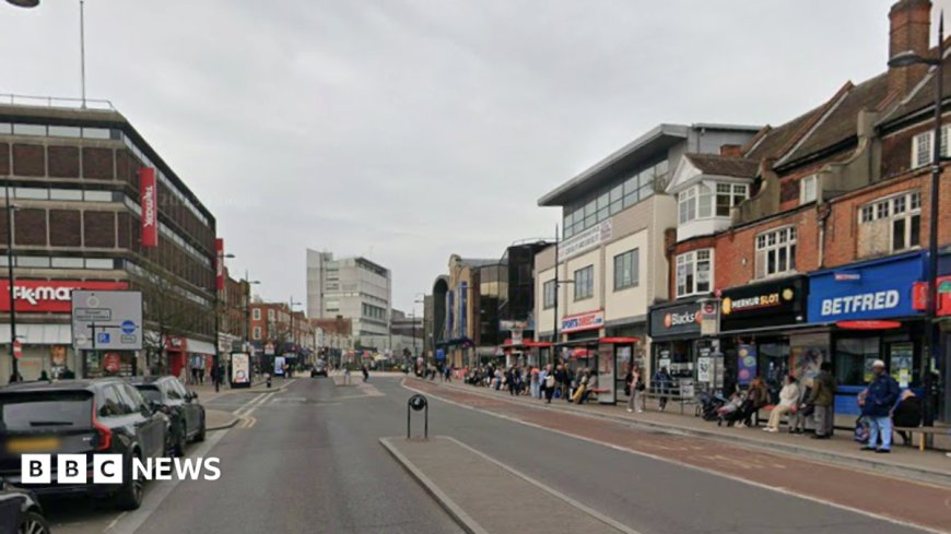 Four in hospital after Bromley stabbing