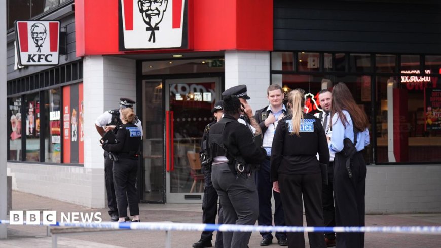 Four hurt and seven arrested in London stabbing