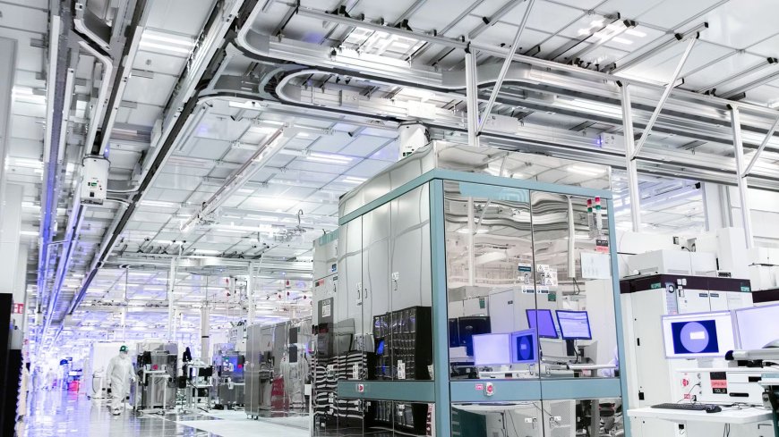 Intel expects 14A to be 'within 5%' the performance of TSMC's A14