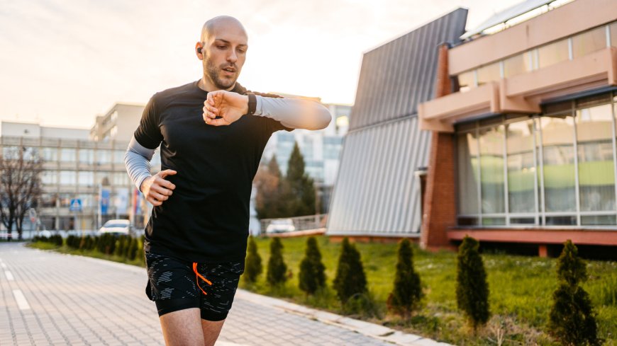 This Affordable Fitness Band Gives Expensive Smartwatches A Run For Their Money