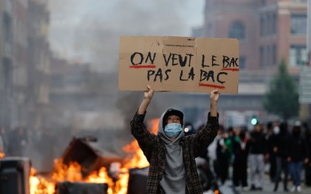 Hundreds of French schools to stay closed after violent student protests