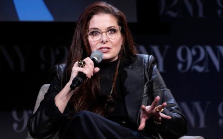 Debra Messing ditches Democrat for Trump-backed Republican as she sounds alarm over New York