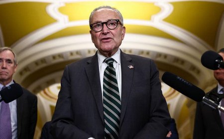 Democrats think a blue wave is building. Here are 3 forces that could stop it