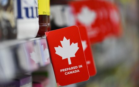 Buy Canadian sentiment may withstand holiday spending squeeze, survey finds