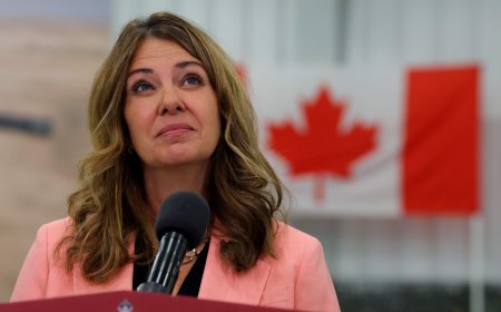 Premier Smith brushes off NDP’s Alberta voter list court battle, says legislation coming