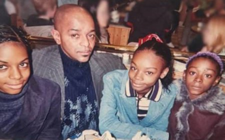 Sisters pulled from sea near Brighton took own lives, coroner rules