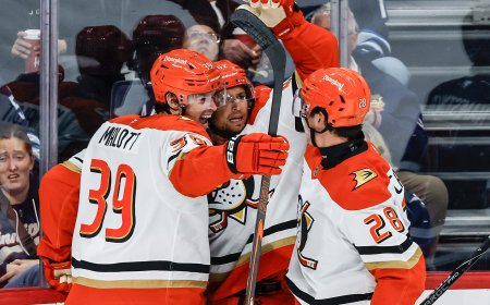 Winnipeg Jets suffer first regulation loss of season, falling 5-1 to Anaheim