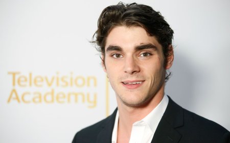 Breaking Bad star RJ Mitte dies aged 34
