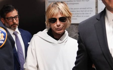 Hollywood Actress Selma Blair Arrested After Attacking Delta Crew, Trying to Open Plane Door Mid-Flight