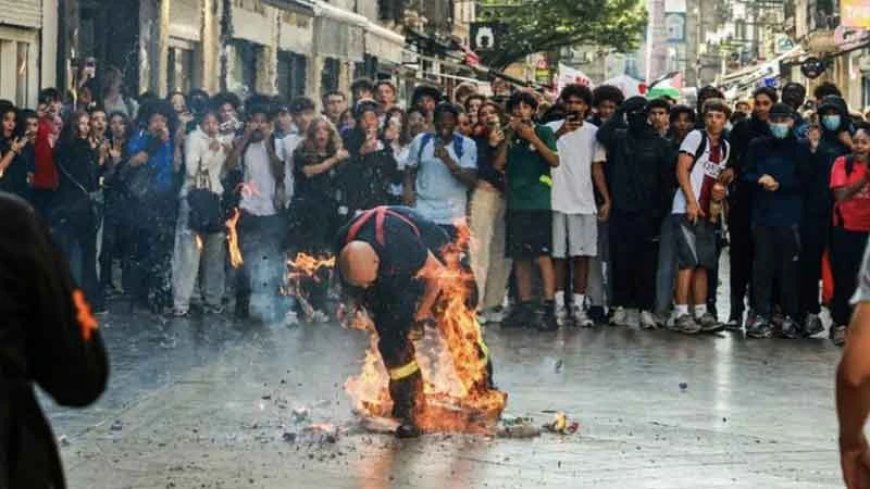 Emergency LIVE Friday Show: France Now Officially Collapsing Into Race-Based Anti-White Civil War! Every Major Town/City Is On Fire, White People Openly Lynched In Streets As UN’s Replacement Migration Plan Switches From Beta To Operational! Please Share Feed!