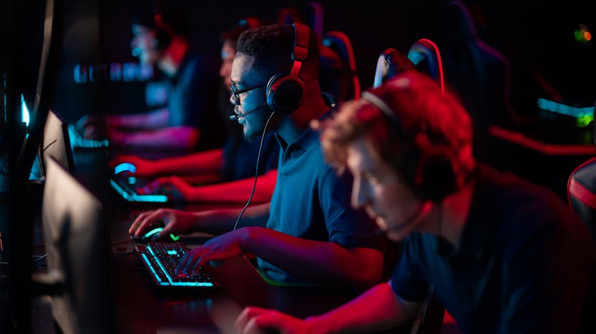 Why Pro Gamers Don't Use OLED Monitors