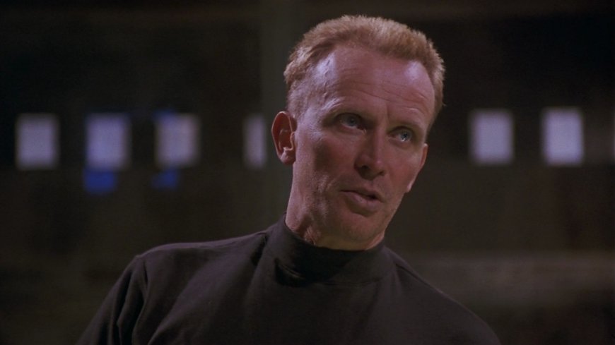 RoboCop Star Peter Weller Disagrees With Critics About His 1995 Philip K. Dick Sci-Fi Movie