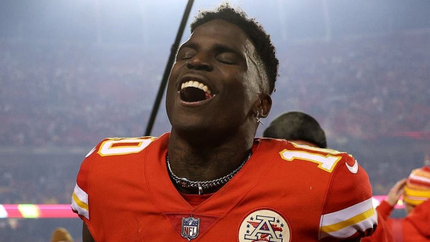 Tyreek Hill fuels Chiefs reunion speculation with cryptic post as old team loses two receivers to injury
