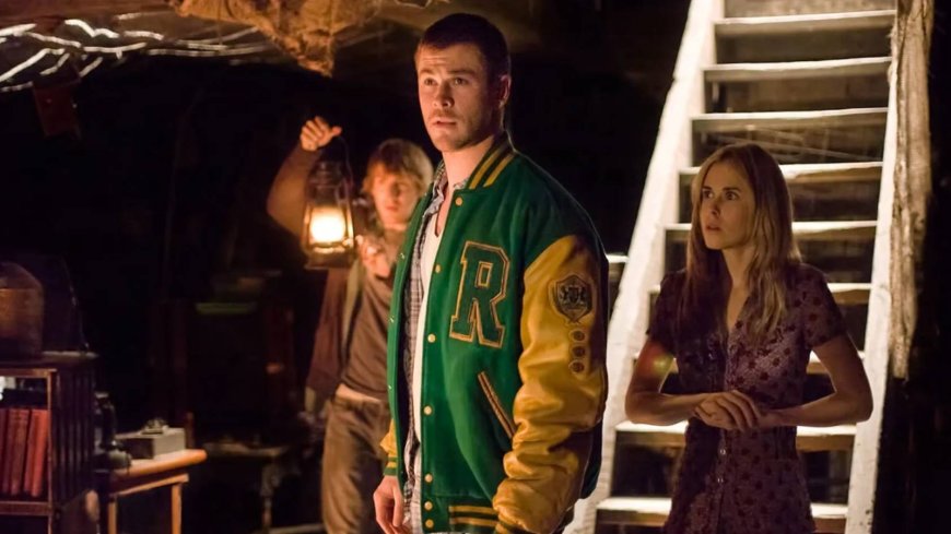 Chris Hemsworth's 95-Minute Cult Classic Sci-Fi Horror Movie Is A Perfect Weekend Watch