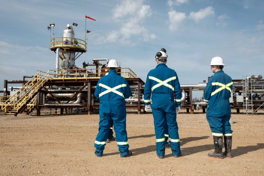Cenovus Energy looks to grow as it signs $5.7B deal to buy Athabasca Oil