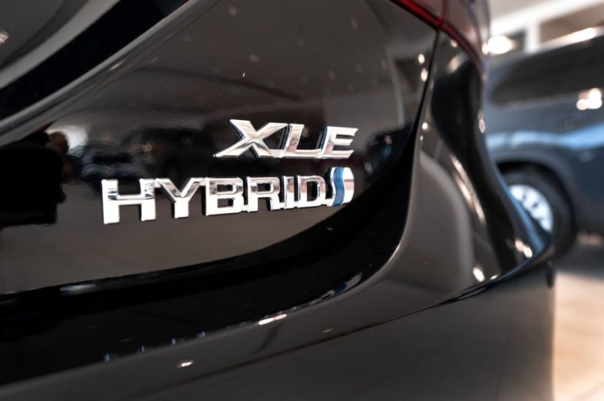 Asian automakers are cashing in on America's hybrid boom