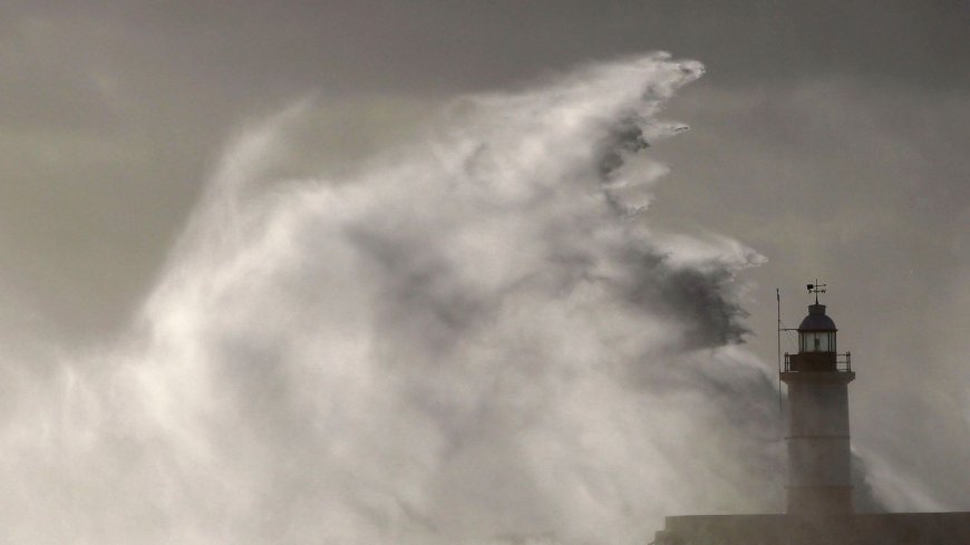 Is the UK about to be 'smashed' by snow? Met Office weighs in