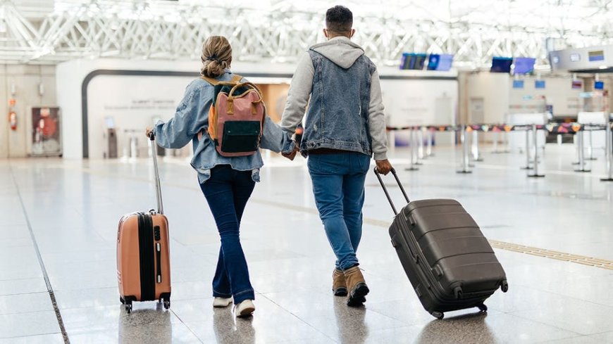 Man triggers relationship crisis by grabbing first class airline seat, leaving woman behind in coach