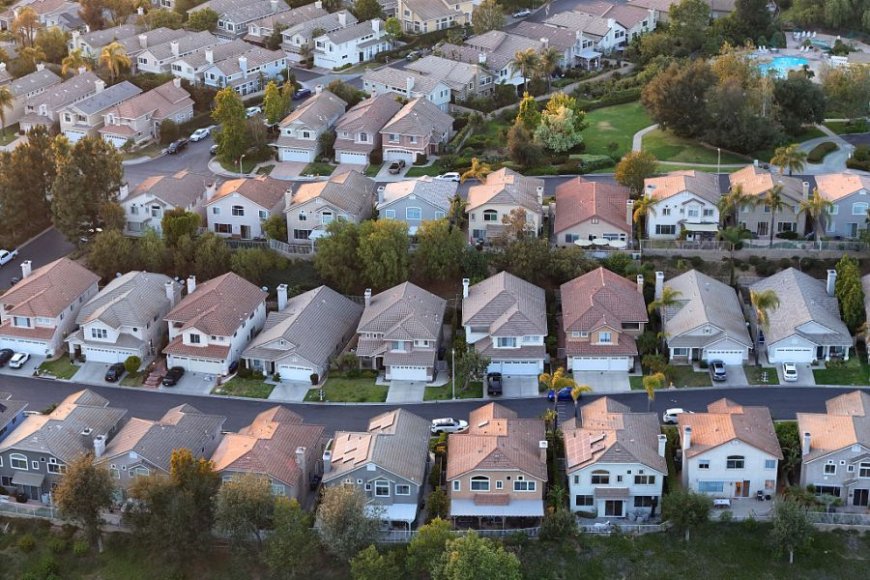 US mortgage rates rise to 7.49%, highest in nearly 3 years