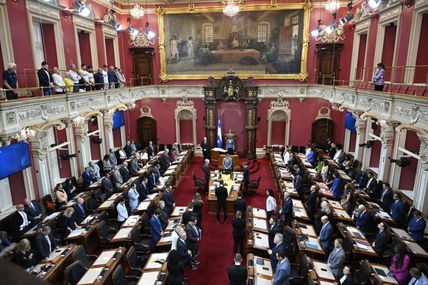Lawyer seeks order forcing Quebec legislature members to swear oath to the King