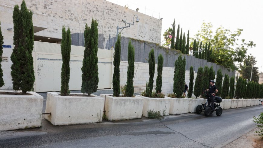 British consulate in Jerusalem to become 'UK Mission' after Israel announces closure of facility