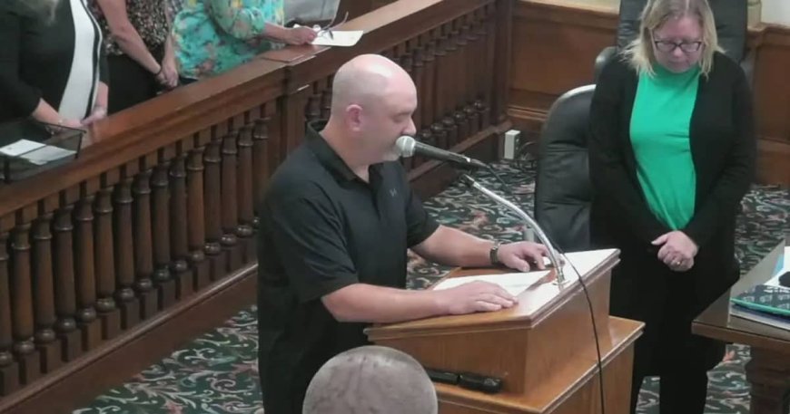 Iowa Democrat Provokes Outrage by Opening Council Meeting with ‘Hail Satan’