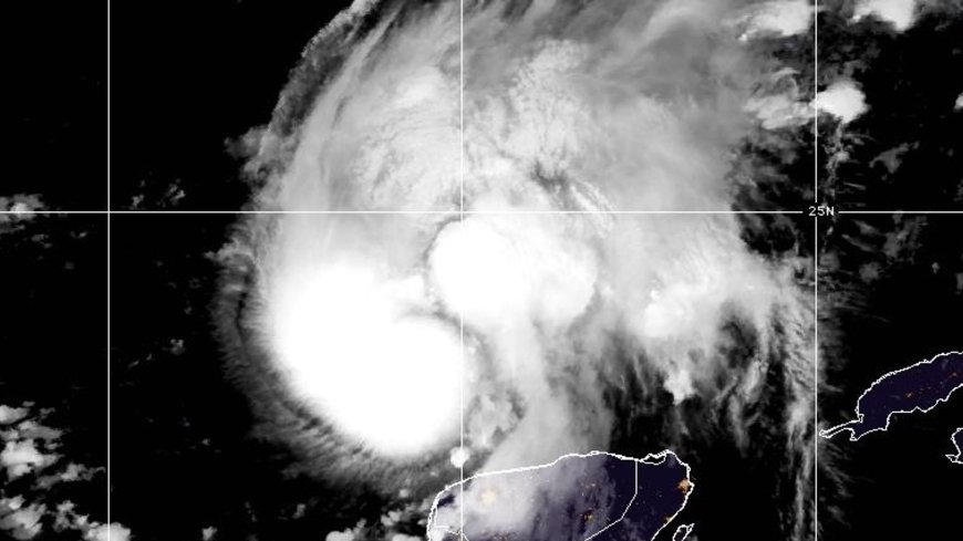 Hurricane Isaias heading for US mainland - breaking 120-year record