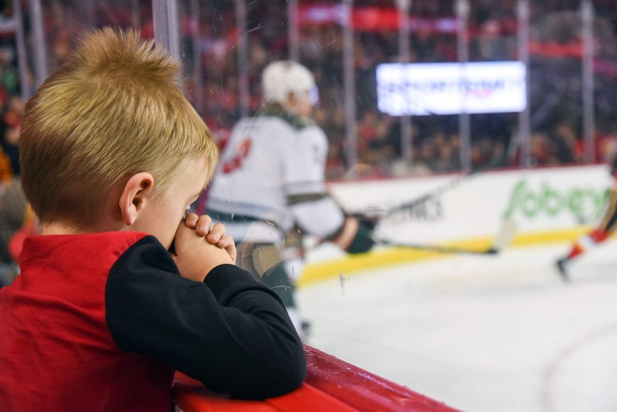 Permanent daylight time brings quirky NHL start times to Western Canada