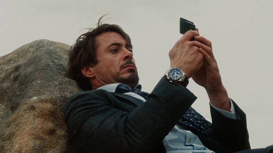 Iron Man Had Gadgets In The MCU, But Tony Stark's First Phone Is Still Special