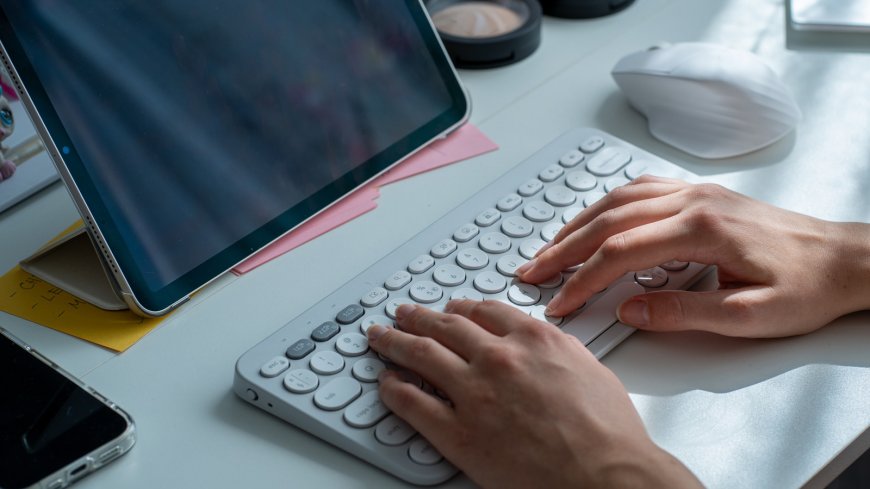 4 Ultra Portable Mice & Keyboards You Can Use With Your Tablet