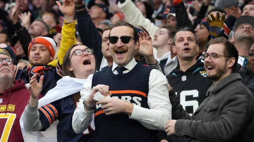 Mike Ditka tributes pour in from around the NFL including fans dressing like him in Green Bay